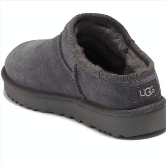 UGG Classic Slipper - Picture 6 of 9